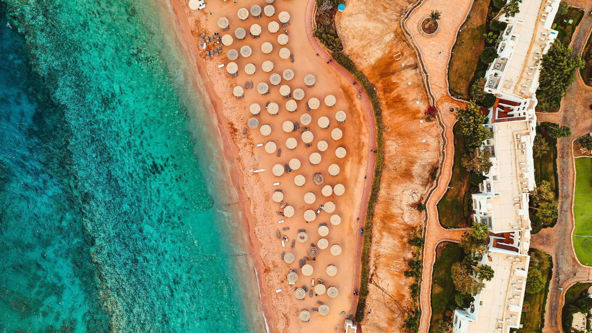 Domina coral bay resort&spa sharm el sheikh Exterior foto Aerial view of the beach
