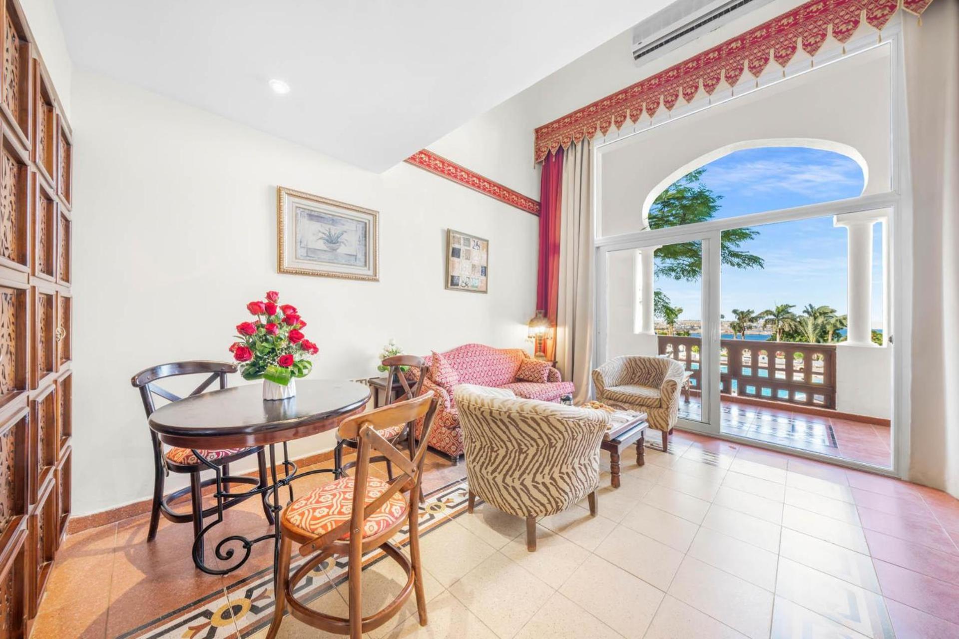 Domina coral bay resort&spa sharm el sheikh Exterior foto A typical living room in a condominium